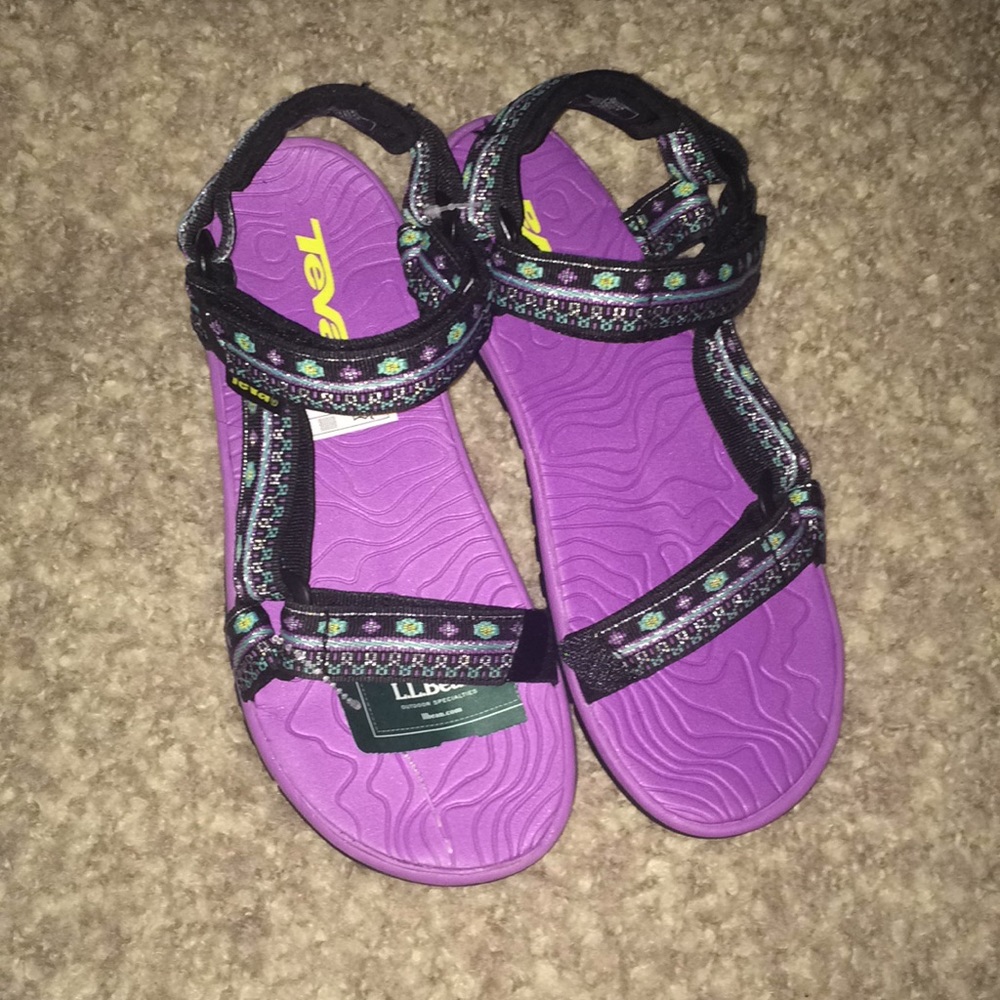 Teva hurricane NWT